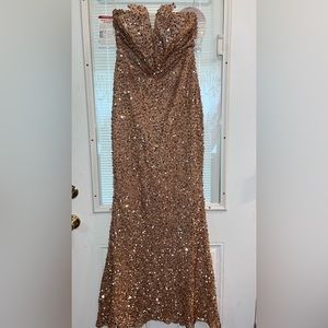 SHEIN Tube formal dress Medium,very elegant.
